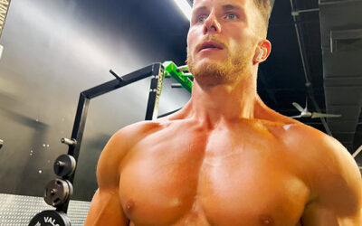 Ryan K. Shows Off the Aesthetics in the Gym